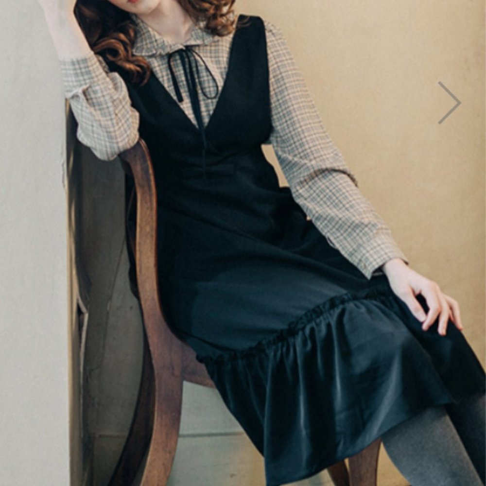 Keira Pinafore Dress (Noir)